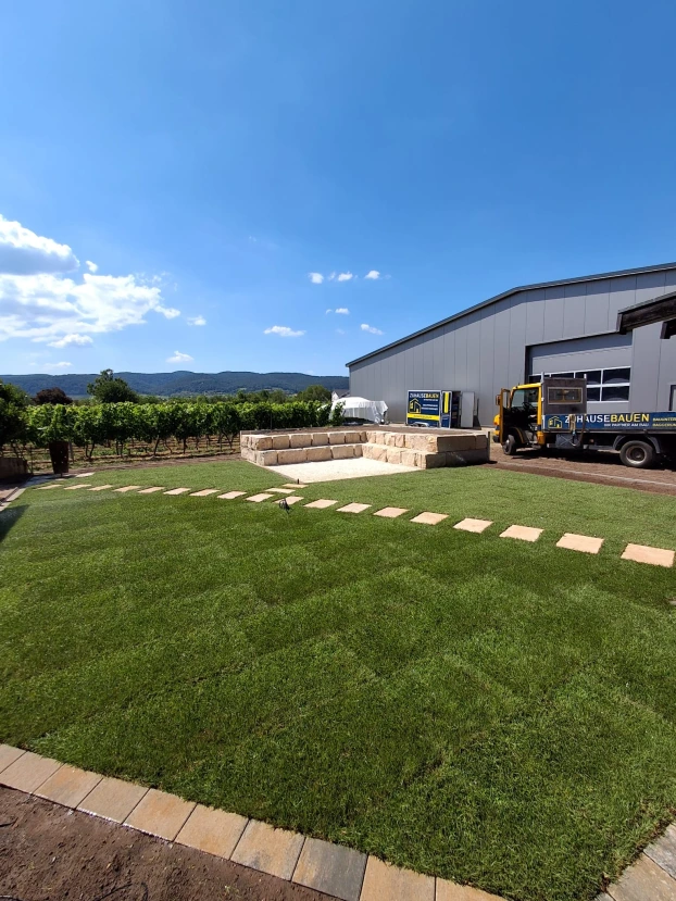 Garten- und Landschaftsbau für Außenanlagen, Terrassen und Grundstücke